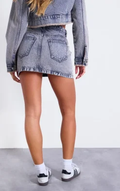 Online PrettyLittleThing Acid Wash Pocket Detail Denim Mini Skirt Acid Blue Wash