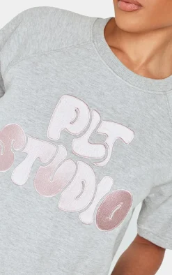 PrettyLittleThing T-Shirts*Contrast Embroidered Studio Print Sweat Top