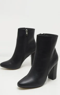 PrettyLittleThing Heeled Boots*Behati Faux Leather Ankle Boot