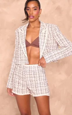 PrettyLittleThing Boucle Contrast Binding Hot Pants Beige
