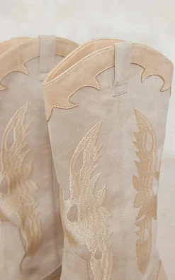 PrettyLittleThing Wide Fit Boots*Faux Suede Embroidered Detail Wide Fit Western Calf Boots