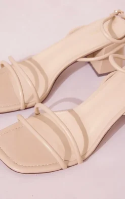 PrettyLittleThing Wide Fit Sandals*PU Wide Fit Square Toe Padded Straps Low Block Heel Sandals
