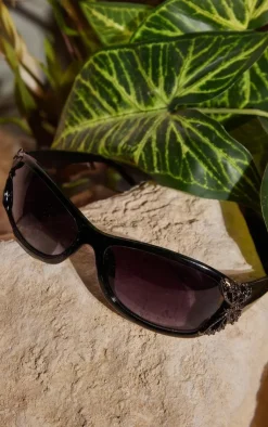 PrettyLittleThing Visor Sunglasses*Butterfly Detail Visor Sunglasses