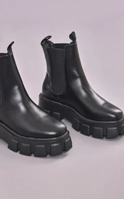 PrettyLittleThing Black Boots*Chunky Extreme Cleated Chelsea Ankle Boots