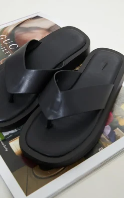 PrettyLittleThing Flat Sandals*Chunky Sandal Toe Post Flip Flops