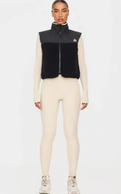 PrettyLittleThing Athletic Jackets*Contrast Borg Crop Puffer Vest