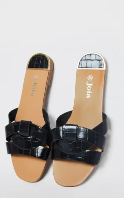 PrettyLittleThing Flat Sandals*Croc PU Strap Over Flat Sandals