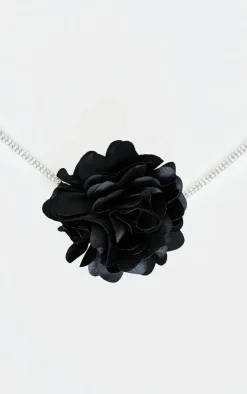 PrettyLittleThing Necklaces*Diamante Flower Choker
