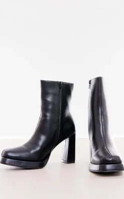 PrettyLittleThing Block Heels*Faux Leather Square Toe Block Heeled Ankle Boots