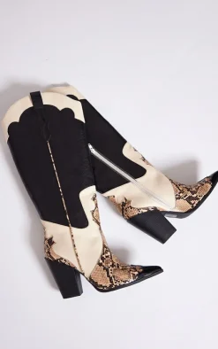 PrettyLittleThing Wide Fit Boots*Faux Leather Wide Fit Textured Snake Print Western Knee Boots
