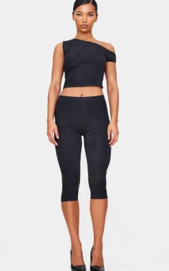 PrettyLittleThing Faux Suede Capri Pants Black