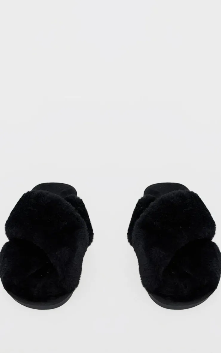 PrettyLittleThing Stocking Stuffers*Fluffy Cross Strap Slippers