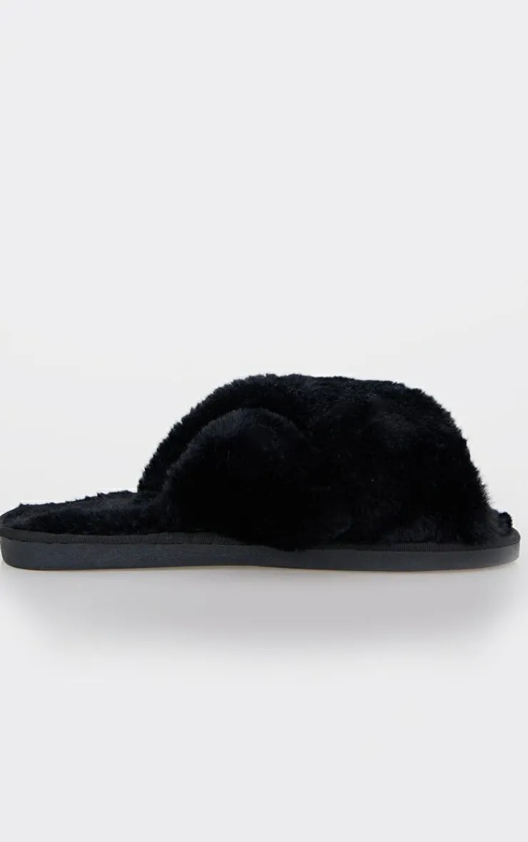 PrettyLittleThing Stocking Stuffers*Fluffy Cross Strap Slippers