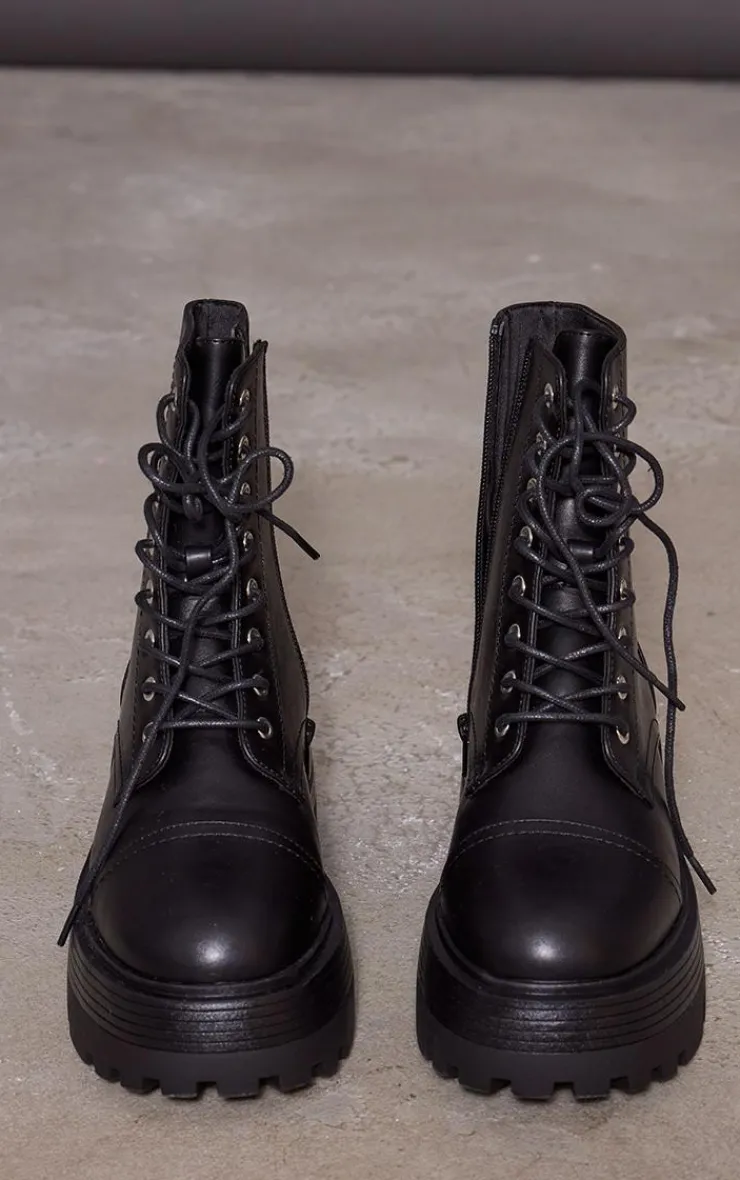 PrettyLittleThing Black Boots*Lace Up Chunky Sole Combat Boots