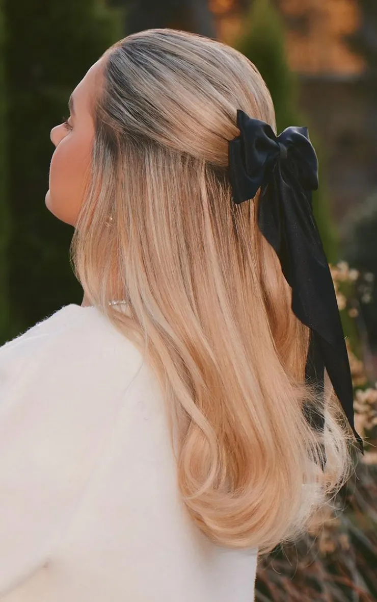 PrettyLittleThing Hair Accessories*Large Satin Bow Hair Clip