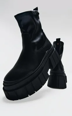 PrettyLittleThing Black Boots*Matte Round Toe Chunky Sole Chelsea Boots