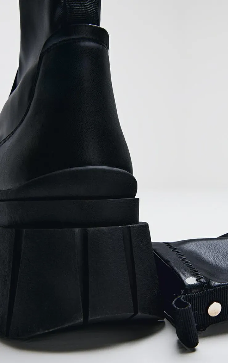 PrettyLittleThing Black Boots*Matte Round Toe Chunky Sole Chelsea Boots