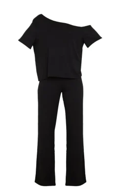 PrettyLittleThing Christmas Shop*Off The Shoulder Top & Bottoms PJ Set