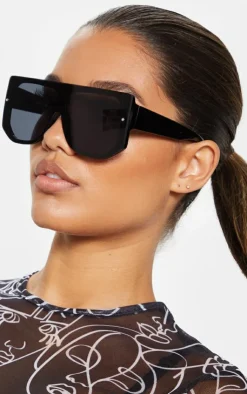 PrettyLittleThing Oversized Sunglasses*Oversized Back Frame Sunglasses