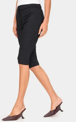 PrettyLittleThing Thanksgiving Outfits*Pinstripe Woven Stretch Capris