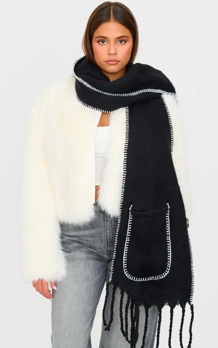PrettyLittleThing Scarves & Gloves*Pocket Stitch Detail Tassel Scarf