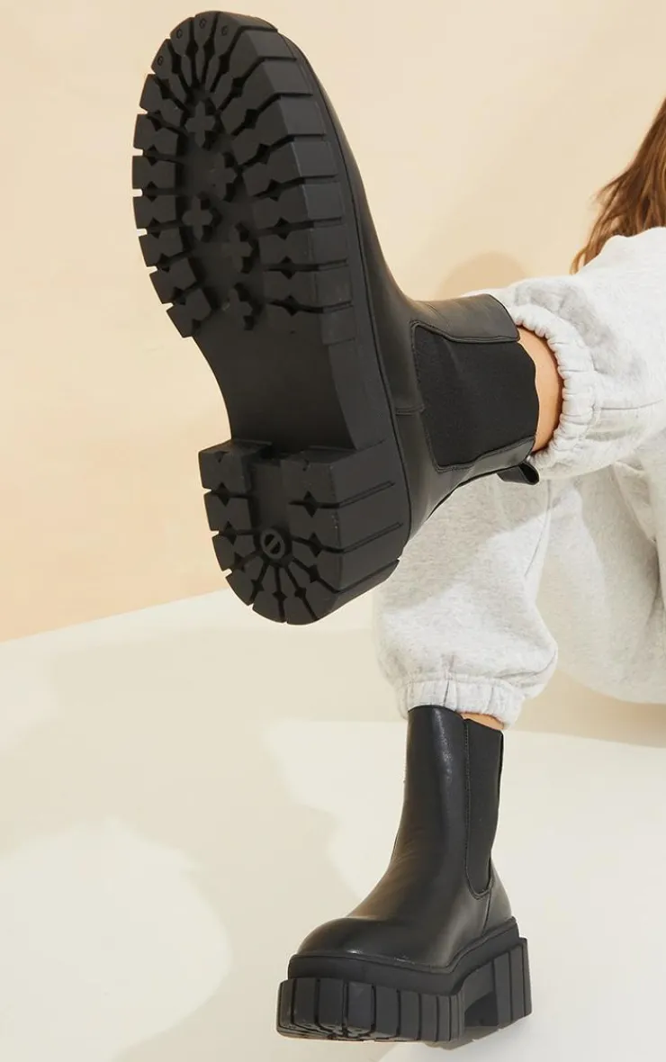 PrettyLittleThing Black Boots*PU Cleated Chelsea Ankle Chunky Boots