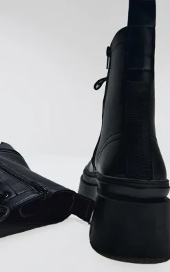 PrettyLittleThing Black Boots*PU Round Toe Chunky Sole Biker Boots