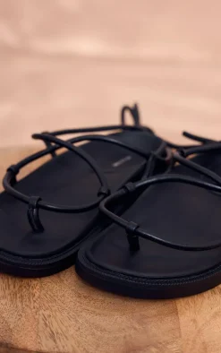 PrettyLittleThing Chunky Sandals*PU Round Toe Crossover Strap Lace Up Chunky Sandals
