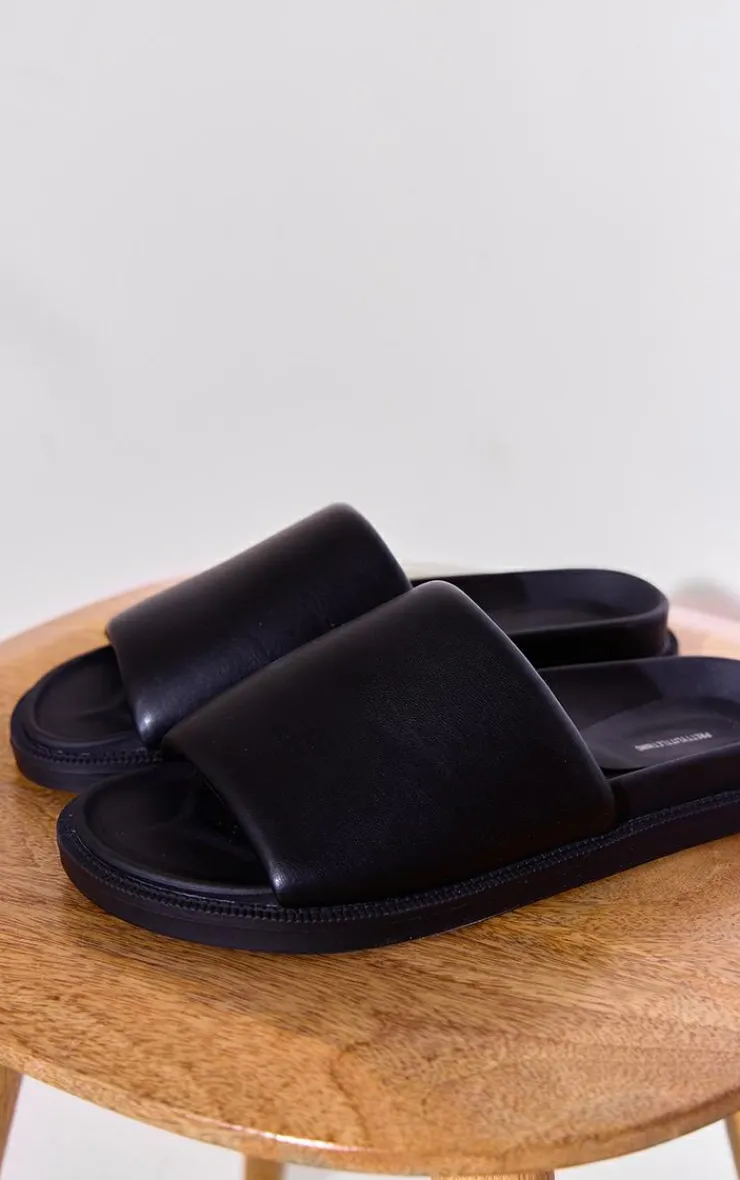 PrettyLittleThing Flat Sandals*PU Round Toe Footbed Flat Sandals