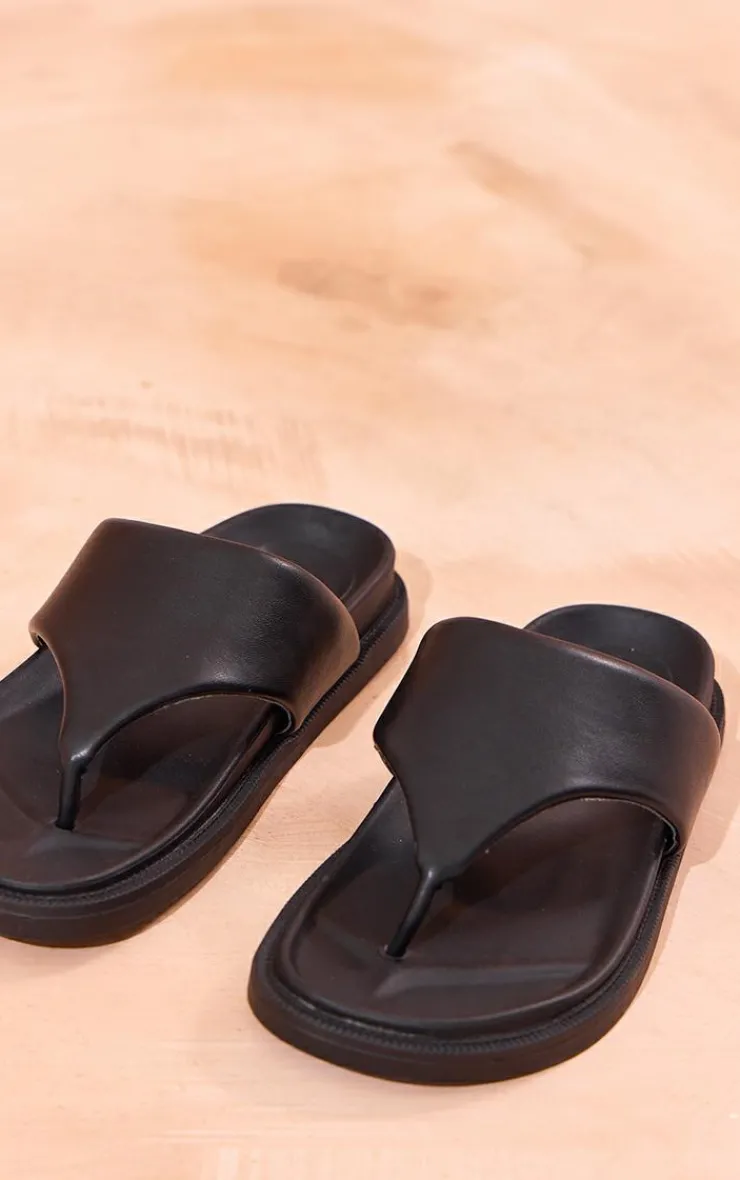 PrettyLittleThing Flat Sandals*Pu Round Toe Thong Footbed Flat Sandals