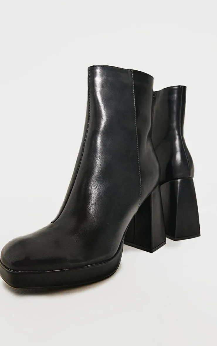 PrettyLittleThing Black Boots*PU Square Toe Block Heeled Ankle Boots