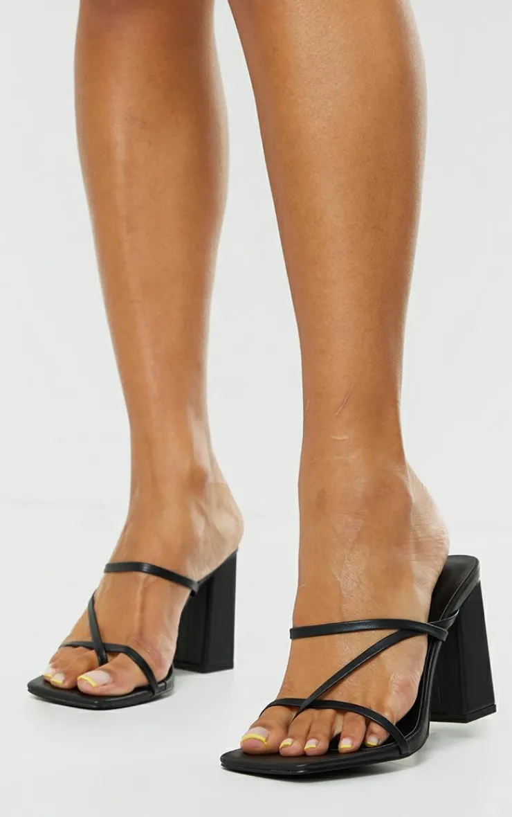 PrettyLittleThing Mules*PU Toe Loop Strappy Block Heeled Mules