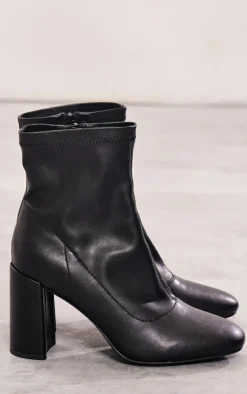 PrettyLittleThing Wide Fit Heels*Pu Wide Fit Round Toe Heeled Ankle Sock Boots