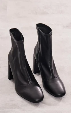 PrettyLittleThing Wide Fit Heels*Pu Wide Fit Round Toe Heeled Ankle Sock Boots