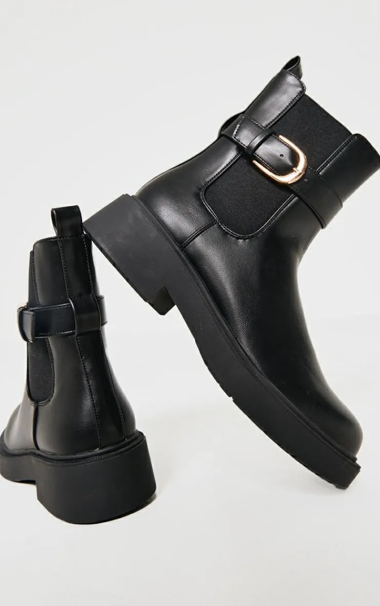 PrettyLittleThing Black Boots*Round Toe Gold Buckle Chelsea Boots