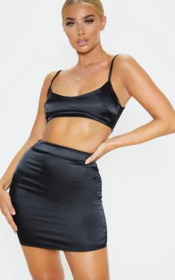 Clearance PrettyLittleThing Satin Scoop Neck Cropped Top Black