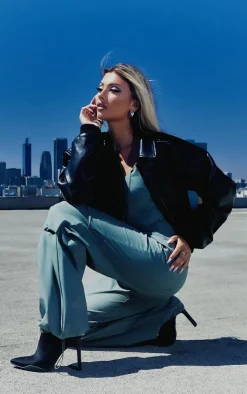PrettyLittleThing Bomber Jackets*Shoulder Padded Cropped Bomber Jacket