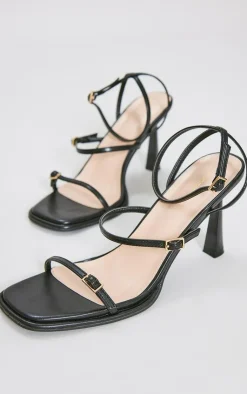 PrettyLittleThing Mid Heels*Simple Buckle Strappy Mid Heeled Sandals