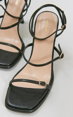 PrettyLittleThing Mid Heels*Simple Buckle Strappy Mid Heeled Sandals