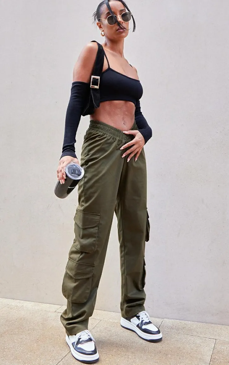 PrettyLittleThing Snatched*Snatched Rib Cold Shoulder Crop Top