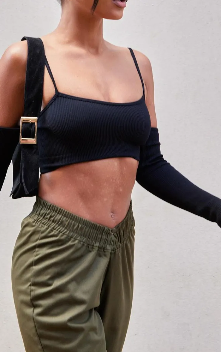 PrettyLittleThing Snatched*Snatched Rib Cold Shoulder Crop Top