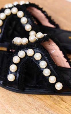 PrettyLittleThing Flat Sandals*Square Toe Tassel Pearl Flat Sandals