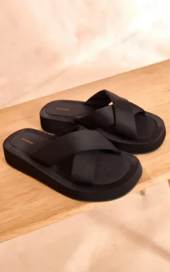 PrettyLittleThing Flatform Sandals*Stretch Lycra Square Toe Cross Strap Flatform Sandals