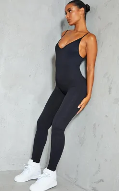 PrettyLittleThing Snatched*Structured Snatched Rib Strappy Plunge Jumpsuit