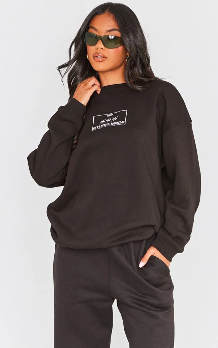 Black Studio Mode Embroidered Sweatshirt