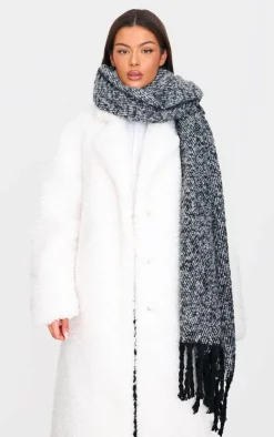 PrettyLittleThing Scarves & Gloves*Super Soft Mini Blanket Scarf