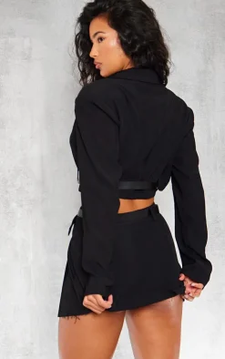 Online PrettyLittleThing Tailored Boxy Belt Cropped Blazer Black
