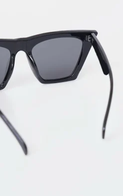 PrettyLittleThing Sunglasses*Triangle Sunglasses