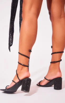 PrettyLittleThing Wide Fit Sandals*Wide Fit Diamante Spiral Detail Mid Block Heeled Sandals