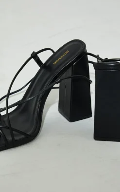 PrettyLittleThing Wide Fit Sandals*Wide Fit PU Square Toe Strappy Heeled Sandals